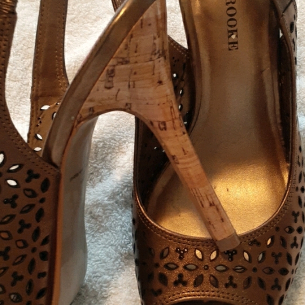 Shoes - Picture 3 of 3